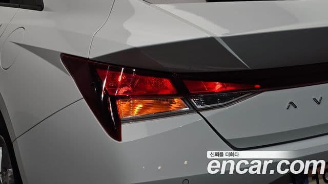 Hyundai The New Avante Hybrid 2022 — ფოტო 1/30
