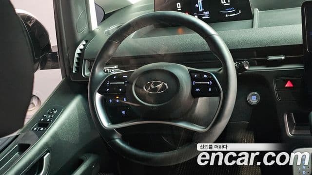 Hyundai Staria 2023 — ფოტო 16/20