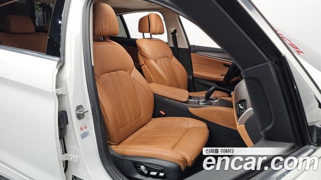 BMW 5 Series 2020 — Şəkil 10/20