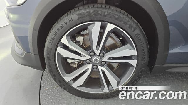 Volvo V60 Cross Country 2021 — Şəkil 5/20