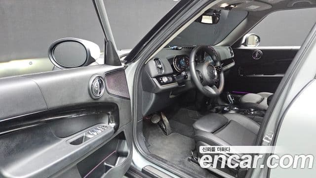 Mini Cooper Countryman 2022 — фото 10 из 20