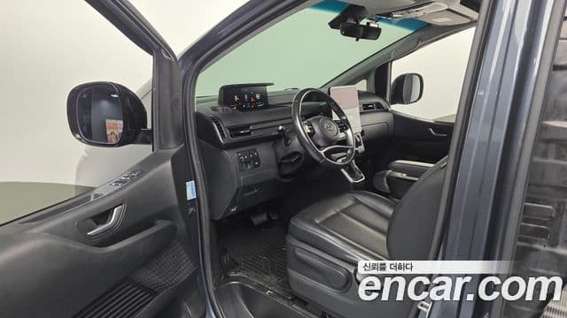 Hyundai Staria 2023 — фото 10 из 20