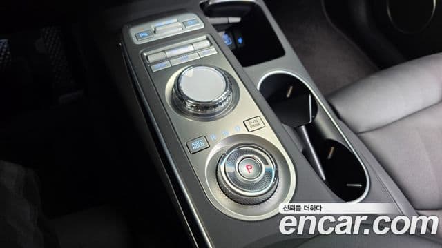 Genesis GV70 2021 — ფოტო 9/20