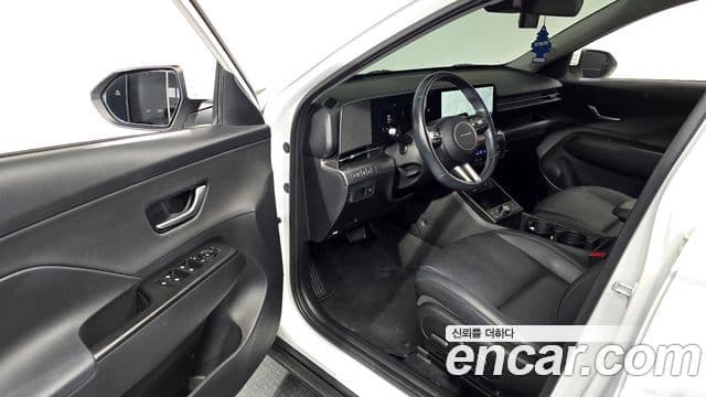 Hyundai Kona 2023 — ფოტო 10/20