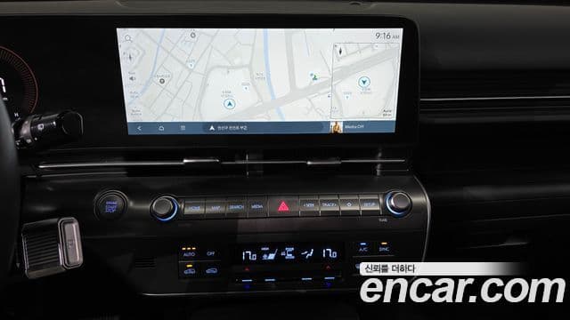Hyundai Kona 2023 — ფოტო 13/20