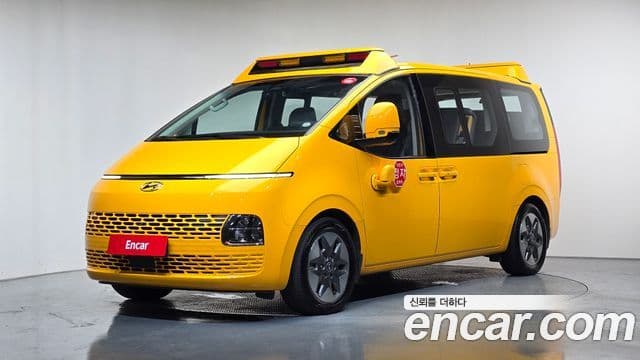 Hyundai Staria 2022 — ფოტო 10/20