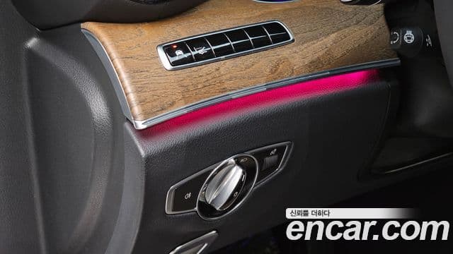 Mercedes-Benz E-Class 2019 — Şəkil 13/20
