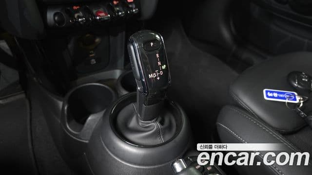 Mini Cooper 2023 — ფოტო 9/20