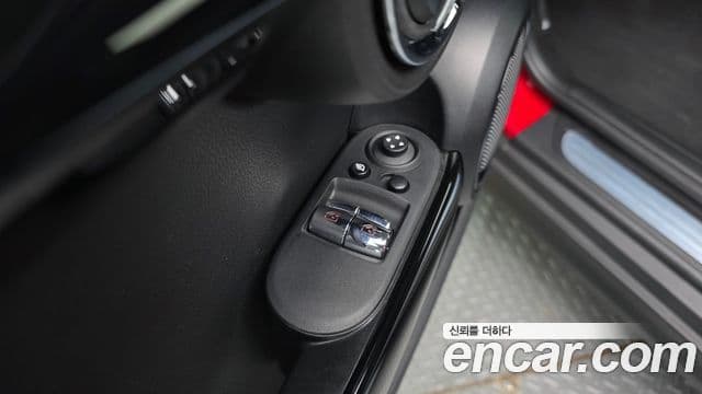 Mini Cooper 2023 — ფოტო 11/20