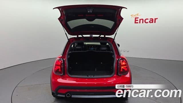 Mini Cooper 2023 — фото 19 из 20