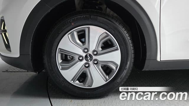 Kia Niro 2021 — фото 5 из 20