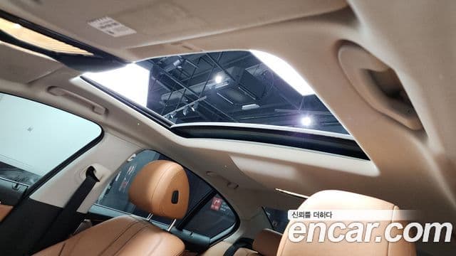 BMW 5 Series 2018 — Şəkil 18/20