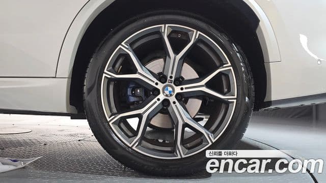BMW X5 2024 — Photo 34/37