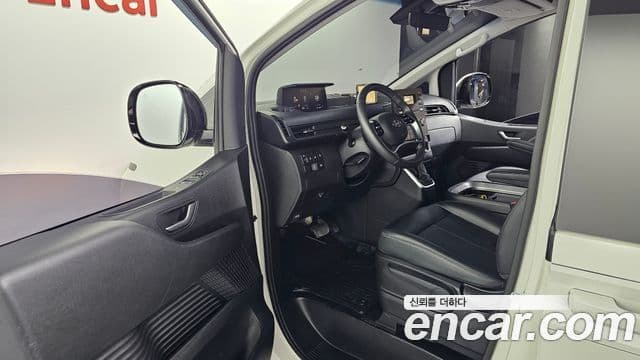 Hyundai Staria 2022 — фото 10 из 20