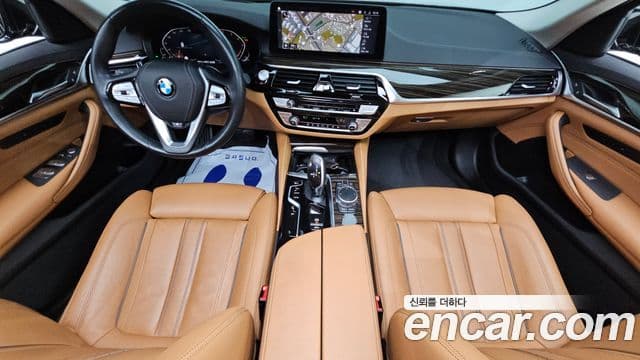 BMW 5 Series 2021 — ფოტო 7/20