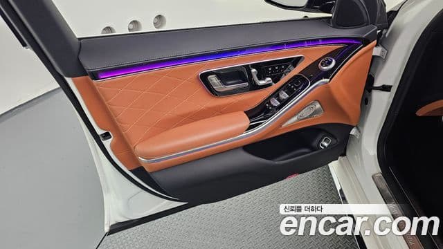Mercedes-Benz S-Class 2021 — Photo 15/32