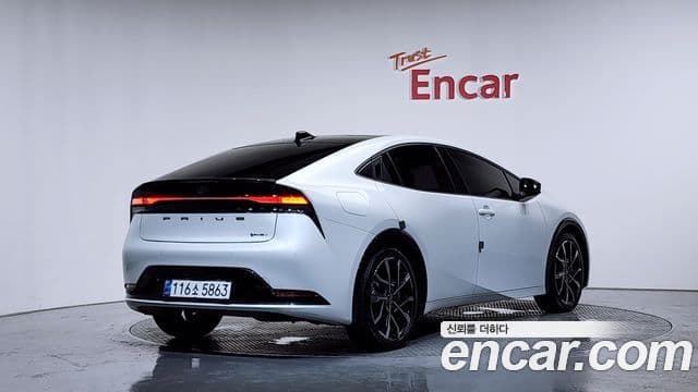 Toyota Prius 2024 — Şəkil 2/20