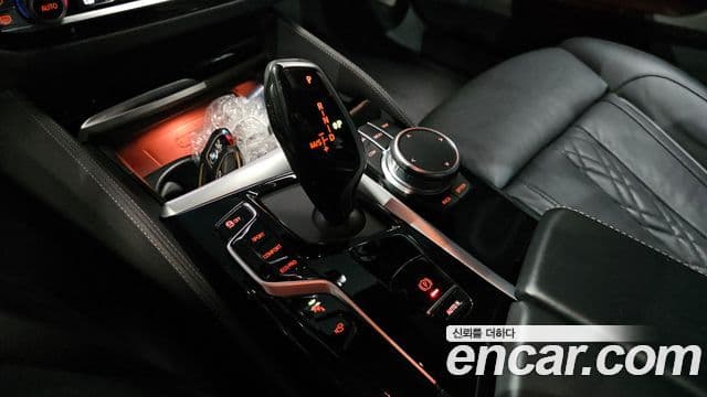 BMW 5 Series 2021 — Şəkil 9/20