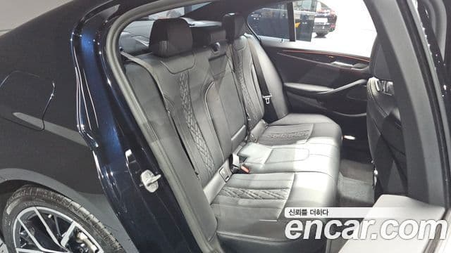 BMW 5 Series 2021 — Şəkil 11/20