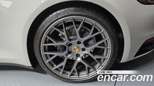 Porsche 911 2024 — Photo 6/31