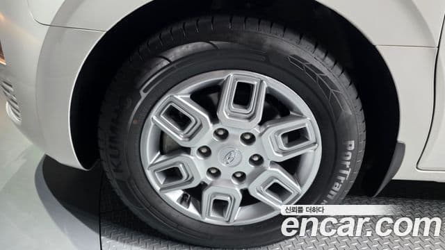 Hyundai Staria 2022 — ფოტო 5/20