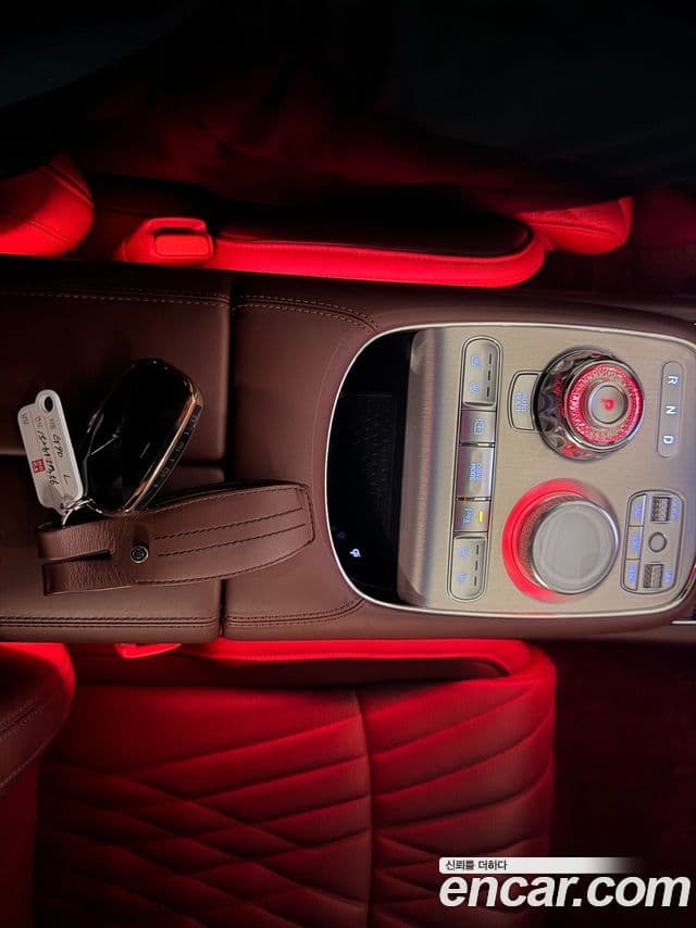Genesis G90 2022 — ფოტო 8/20
