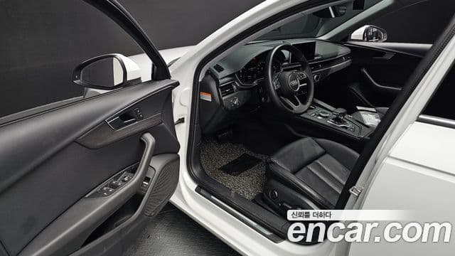 Audi A4 2018 — фото 10 из 20