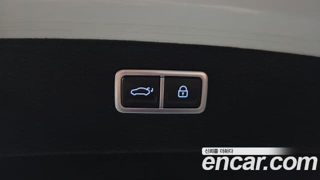 Genesis Electrified G80 2023 — ფოტო 18/20