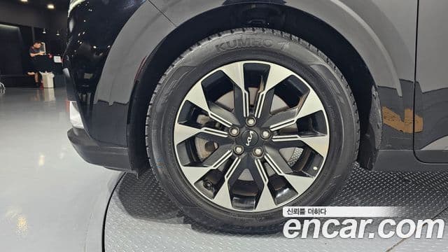 Kia Carnival 2023 — Фото 5/20