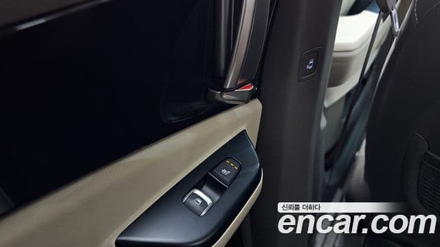 Kia Carnival 2023 — Фото 19/20