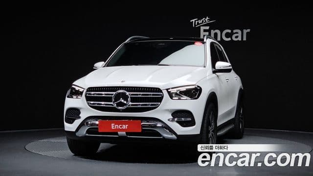 Mercedes-Benz GLE-Class 2025 — Photo 32/37