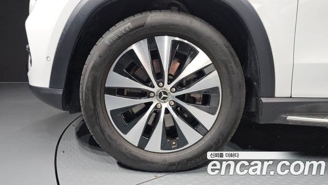 Mercedes-Benz GLE-Class 2025 — Photo 22/37
