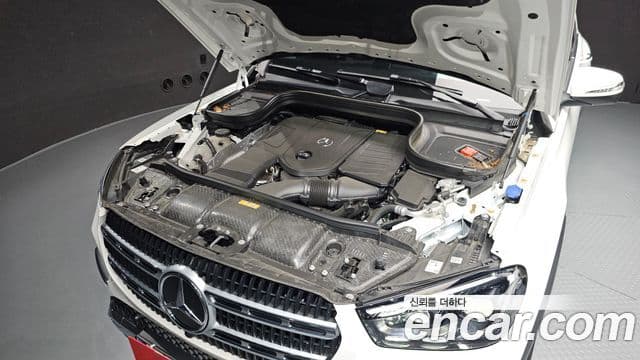 Mercedes-Benz GLE-Class 2025 — Photo 23/37