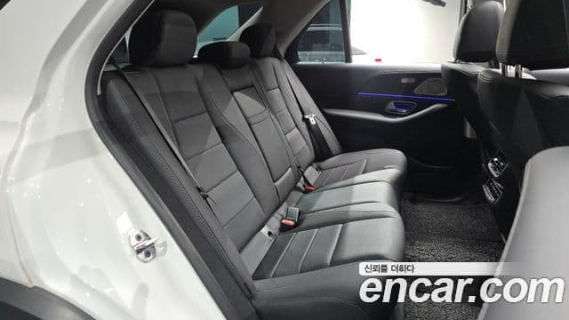 Mercedes-Benz GLE-Class 2025 — Photo 19/37