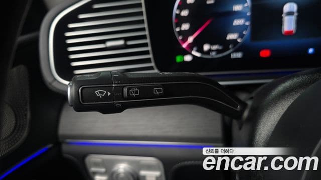 Mercedes-Benz GLE-Class 2025 — Photo 17/37