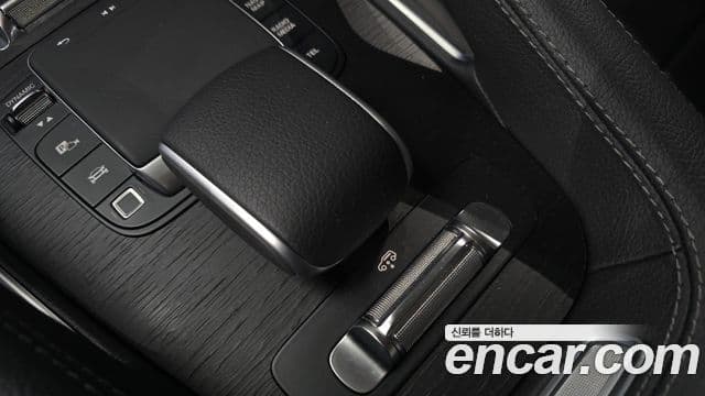 Mercedes-Benz GLE-Class 2025 — Photo 27/37