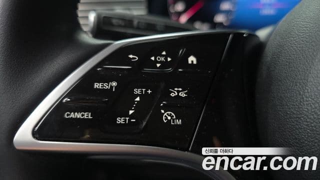 Mercedes-Benz GLE-Class 2025 — Photo 36/37