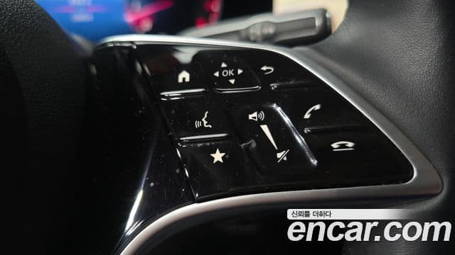 Mercedes-Benz GLE-Class 2025 — Photo 28/37