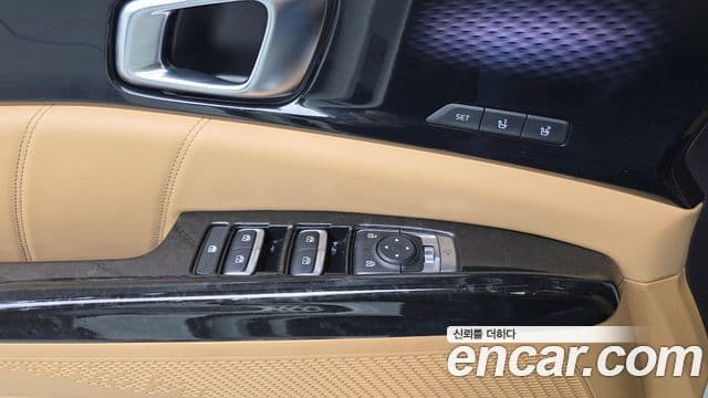 Kia Carnival 2022 — фото 12 из 20