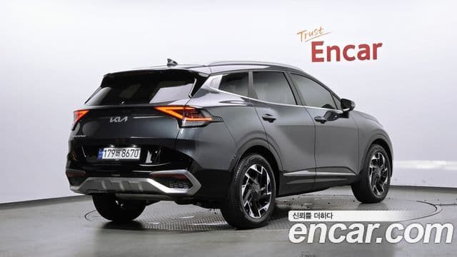 Kia Sportage 2022 — ფოტო 1/20