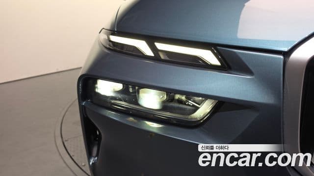BMW X7 2023 — Photo 19/33