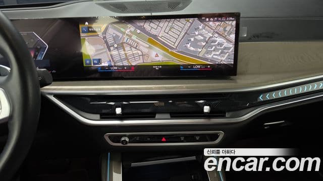 BMW X7 2023 — Photo 31/33