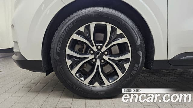 Kia Carnival 2023 — Фото 5/20