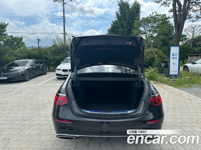 Mercedes-Benz S-Class 2025 — Photo 11/15