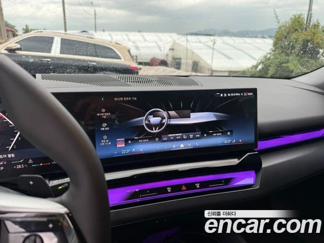 BMW 5 Series 2025 — ფოტო 8/15