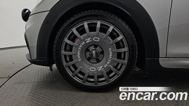 Mini Cooper S 2024 — фото 5 из 20