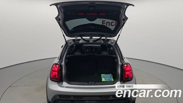 Mini Cooper S 2024 — фото 20 из 20