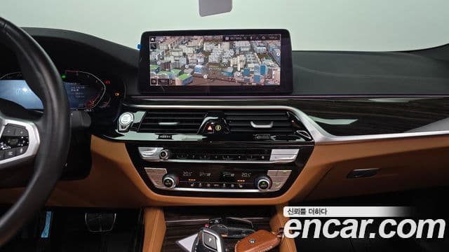 BMW 5 Series 2022 — Şəkil 14/20