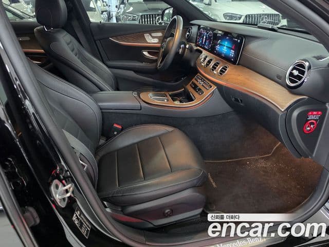 Mercedes-Benz E-Class 2023 — фото 8 из 18