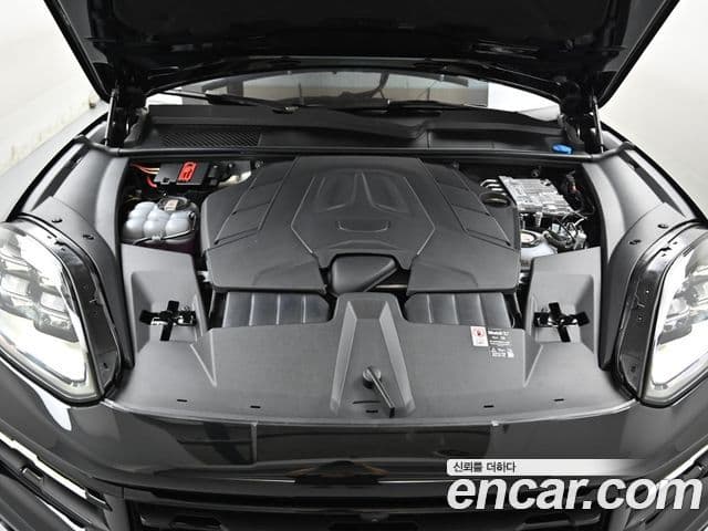 Porsche Cayenne 2025 — Photo 12/20